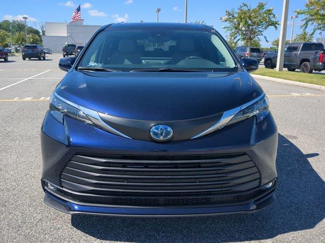 new 2025 Toyota Sienna car, priced at $46,473