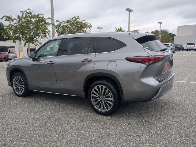 used 2025 Toyota Highlander car