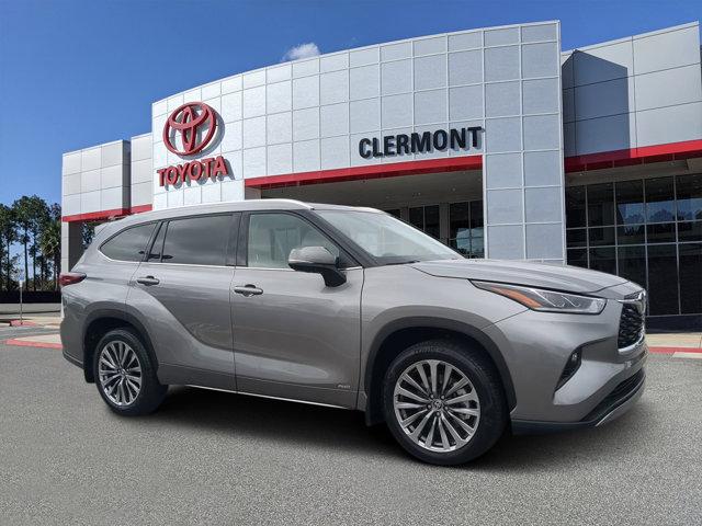 used 2025 Toyota Highlander car
