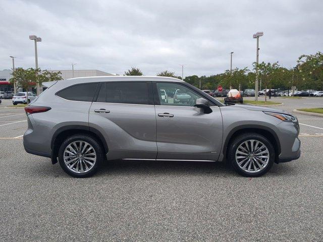 used 2025 Toyota Highlander car