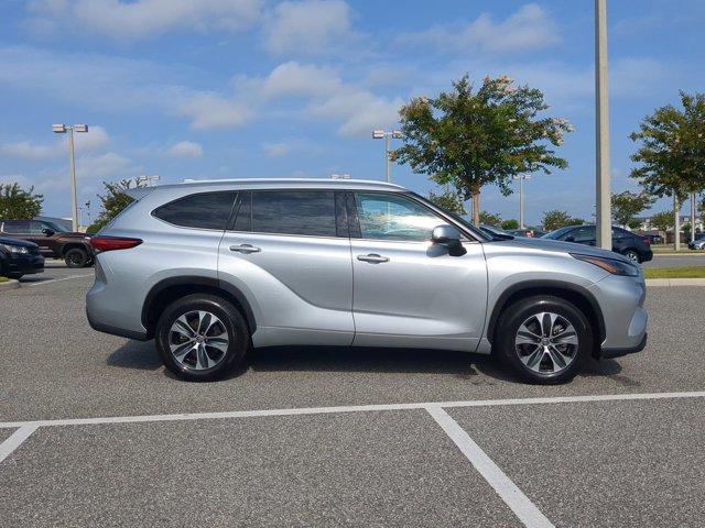 used 2022 Toyota Highlander car