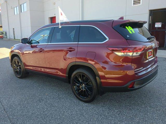 used 2019 Toyota Highlander car
