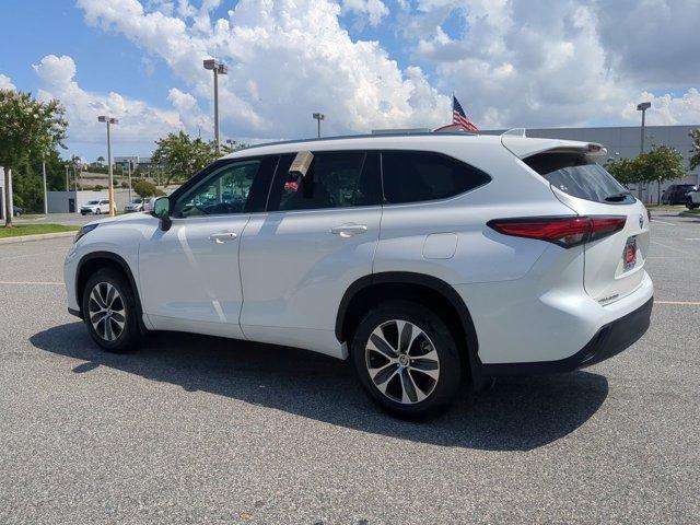 used 2021 Toyota Highlander car