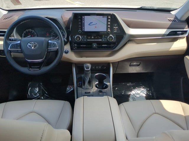 used 2021 Toyota Highlander car