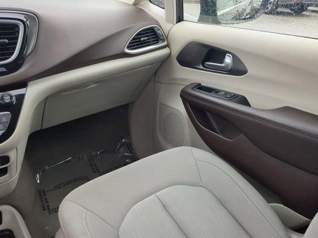 used 2017 Chrysler Pacifica car