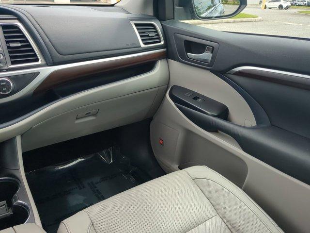 used 2015 Toyota Highlander car