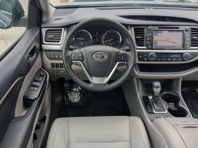 used 2015 Toyota Highlander car