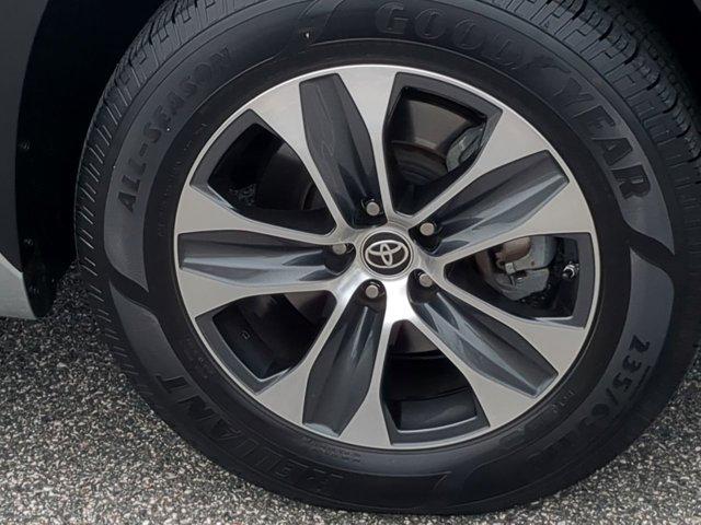 used 2023 Toyota Highlander car