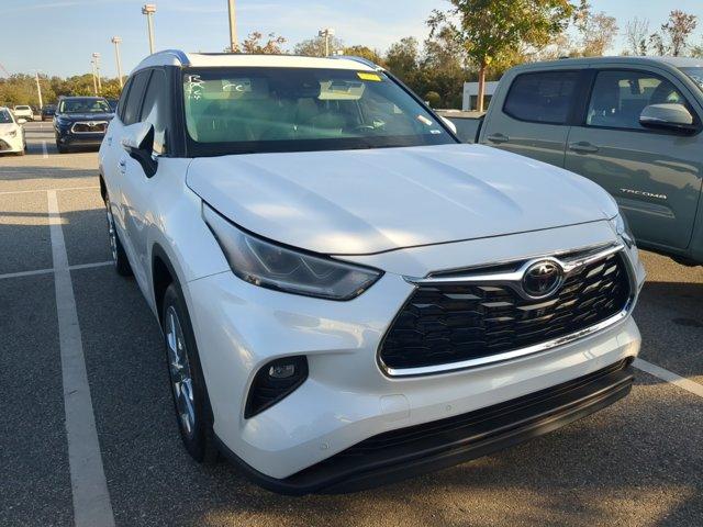 used 2023 Toyota Highlander car