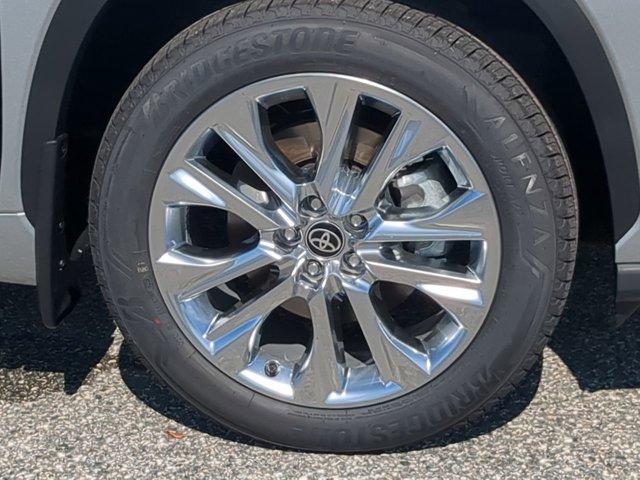 new 2025 Toyota Highlander car, priced at $50,574