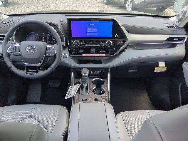 new 2025 Toyota Highlander car, priced at $50,574