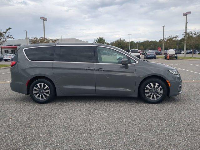 used 2022 Chrysler Pacifica car, priced at $17,877