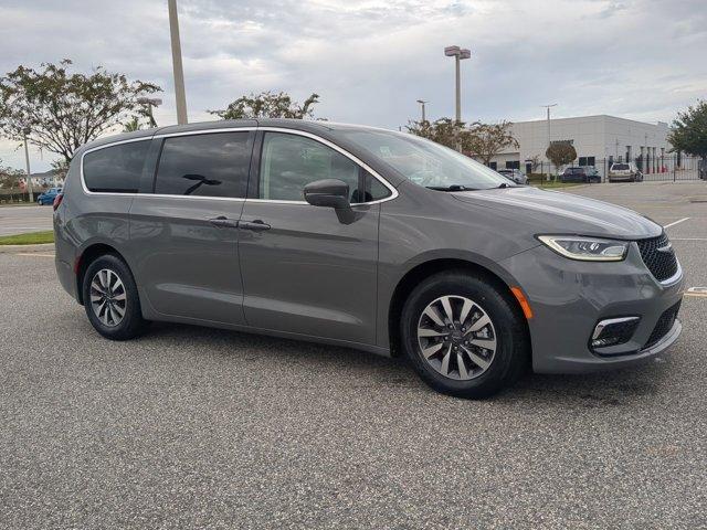 used 2022 Chrysler Pacifica car, priced at $17,877