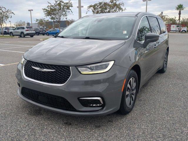 used 2022 Chrysler Pacifica car, priced at $17,877