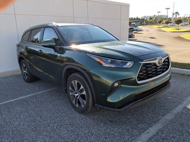 used 2023 Toyota Highlander car