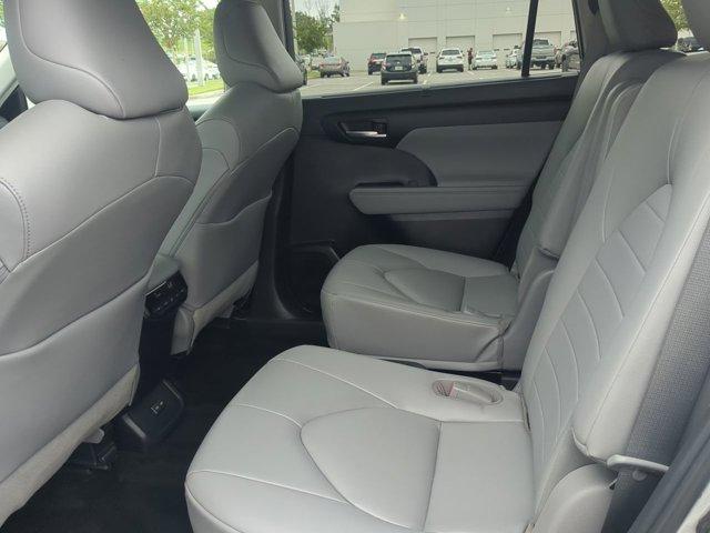 used 2023 Toyota Highlander car