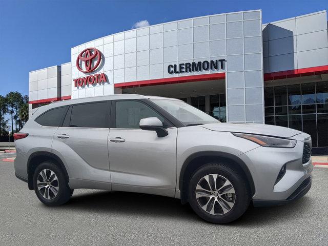 used 2023 Toyota Highlander car
