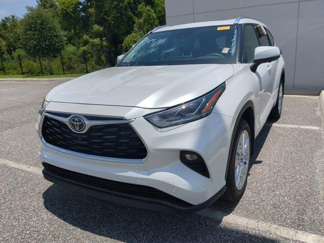 used 2024 Toyota Highlander car