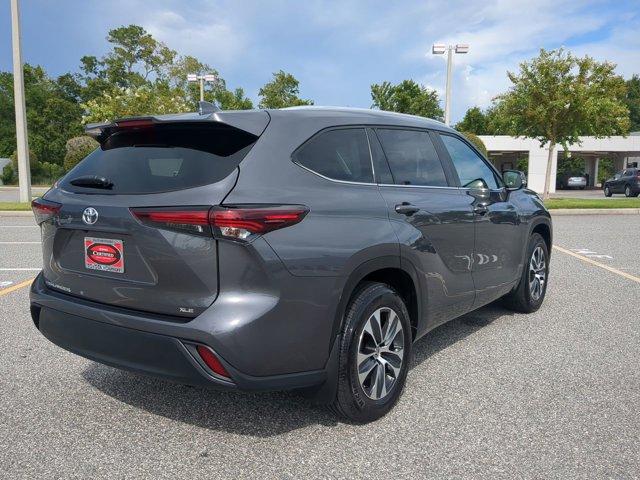 used 2024 Toyota Highlander car