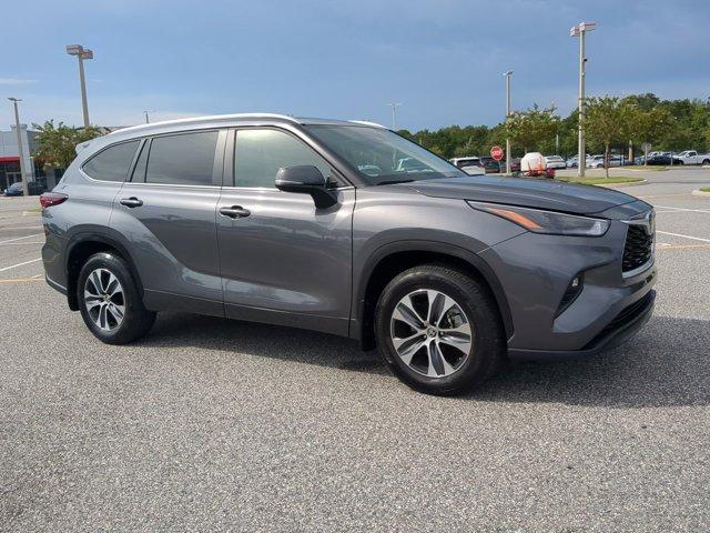 used 2024 Toyota Highlander car
