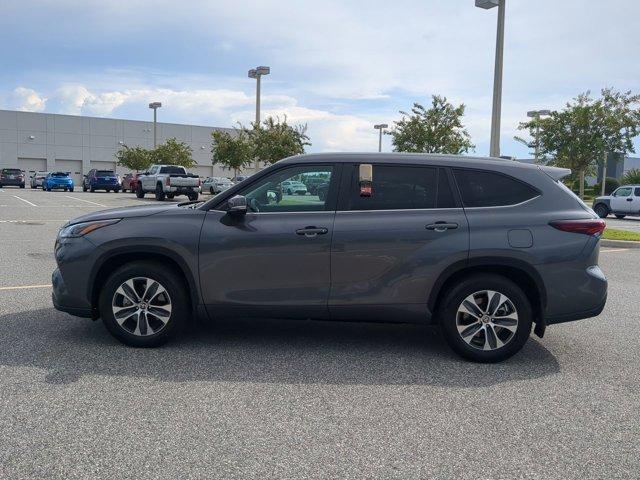 used 2024 Toyota Highlander car