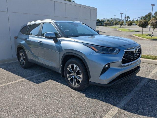 used 2023 Toyota Highlander car