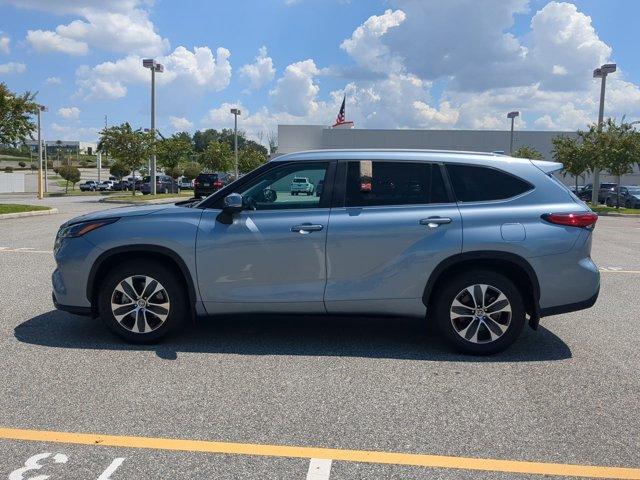 used 2023 Toyota Highlander car