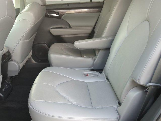 used 2023 Toyota Highlander car, priced at $34,877