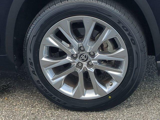 used 2023 Toyota Highlander car, priced at $34,877