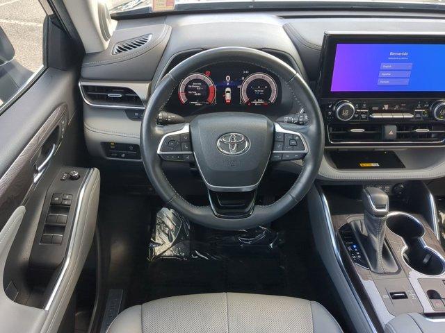used 2023 Toyota Highlander car, priced at $34,877