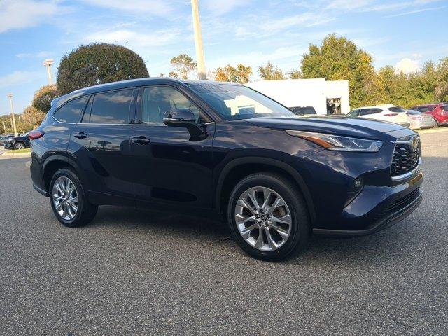 used 2023 Toyota Highlander car, priced at $34,877