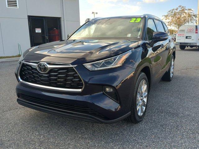 used 2023 Toyota Highlander car, priced at $34,877
