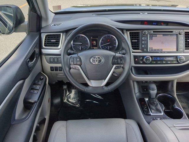 used 2019 Toyota Highlander car