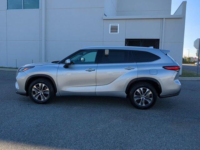 used 2022 Toyota Highlander car