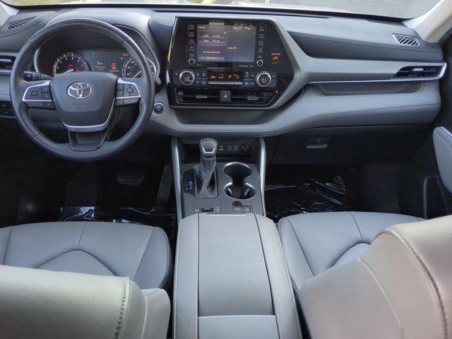 used 2022 Toyota Highlander car