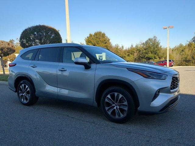 used 2022 Toyota Highlander car