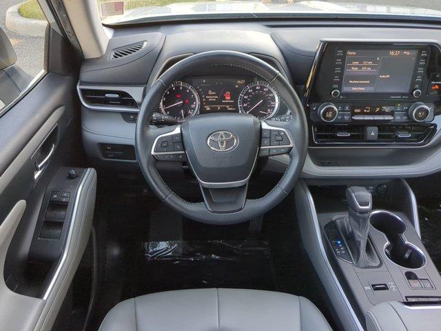 used 2022 Toyota Highlander car