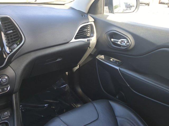 used 2019 Jeep Cherokee car