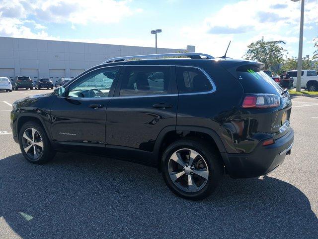 used 2019 Jeep Cherokee car