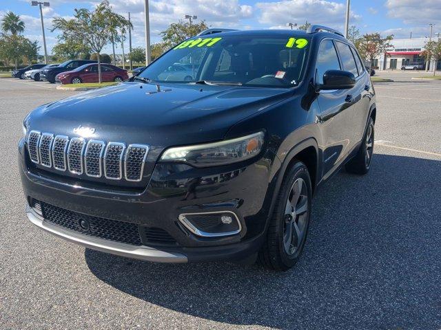 used 2019 Jeep Cherokee car