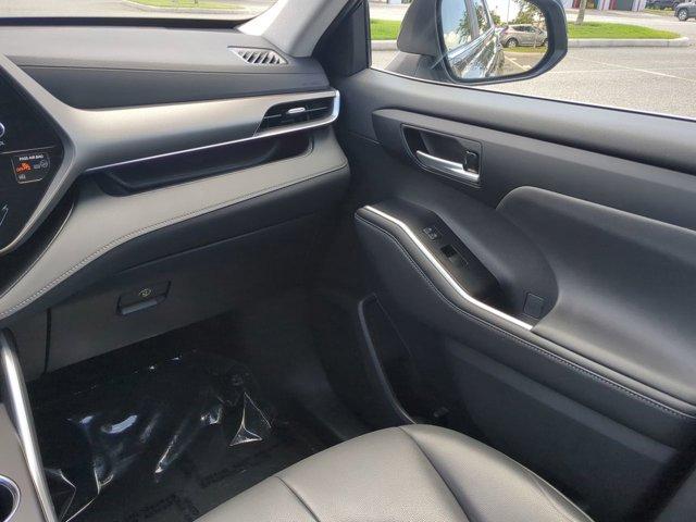 used 2023 Toyota Highlander car