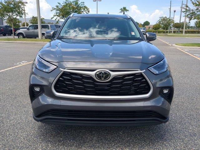 used 2023 Toyota Highlander car