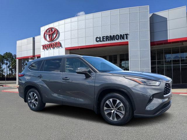 used 2023 Toyota Highlander car