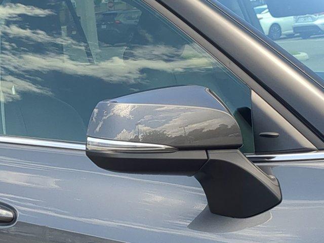 used 2023 Toyota Highlander car