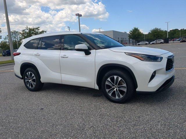 used 2021 Toyota Highlander car