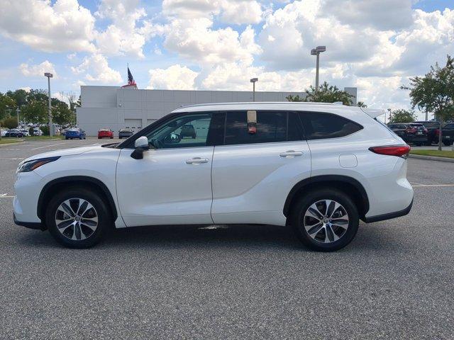 used 2021 Toyota Highlander car