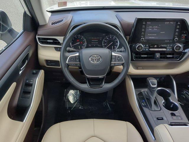 used 2021 Toyota Highlander car