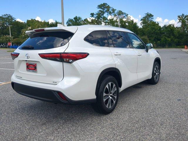 used 2021 Toyota Highlander car
