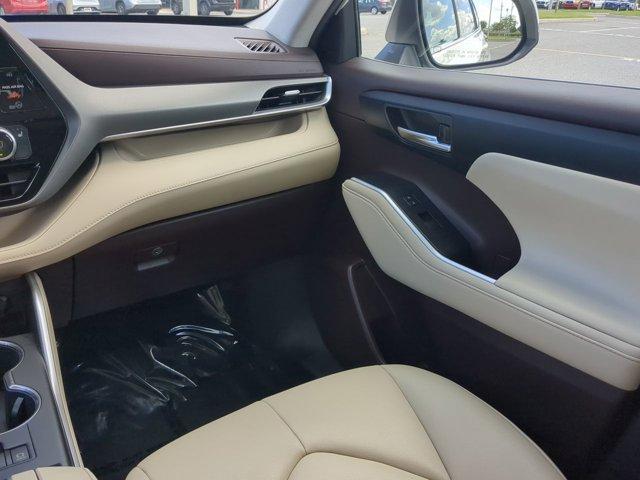 used 2021 Toyota Highlander car