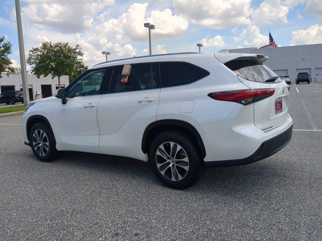 used 2021 Toyota Highlander car